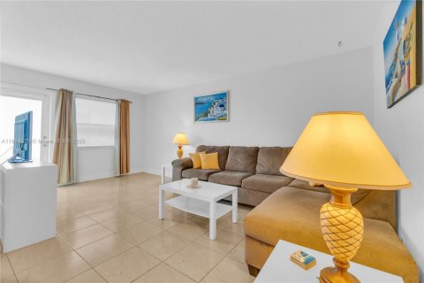 Купить кондоминиум в Холливуд, Флорида 1 спальня, 73.02м2, № 1930477 - фото 20