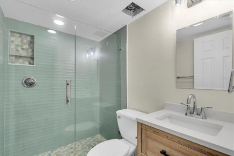 Condo in Treasure Island, Florida, 2 bedrooms  № 1853183 - photo 28