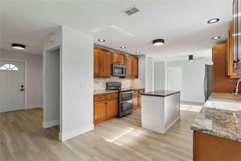 Casa en venta en Bradenton, Florida, 4 dormitorios, 209.96 m2 № 1833332 - foto 14