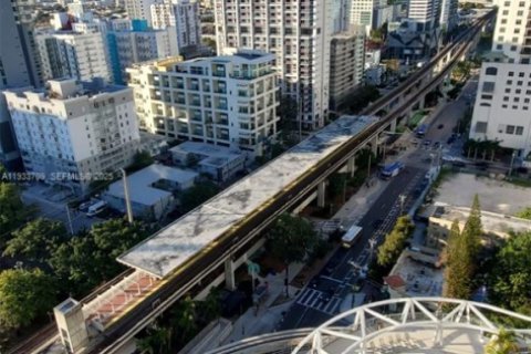 Condominio en alquiler en Miami, Florida, 1 dormitorio, 65.5 m2 № 1991990 - foto 11