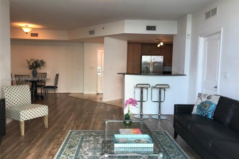 Copropriété à louer à North Bay Village, Floride: 2 chambres, 116.22 m2 № 2046327 - photo 3