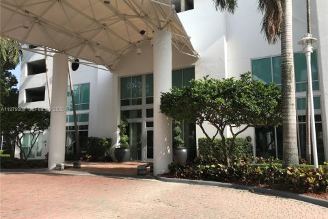 Copropriété à louer à North Bay Village, Floride: 2 chambres, 116.22 m2 № 2046327 - photo 24