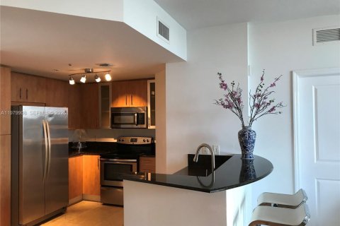 Copropriété à louer à North Bay Village, Floride: 2 chambres, 116.22 m2 № 2046327 - photo 6