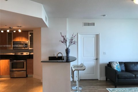 Copropriété à louer à North Bay Village, Floride: 2 chambres, 116.22 m2 № 2046327 - photo 2