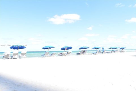 Condominio en venta en Sunny Isles Beach, Florida, 3 dormitorios, 194.17 m2 № 2032823 - foto 7
