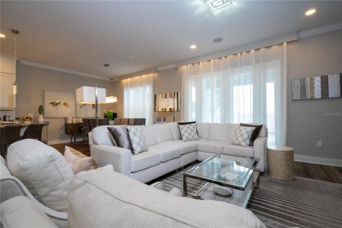 House in Winter Garden, Florida 4 bedrooms, 272.67 sq.m. № 2097495 - photo 13