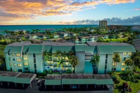 Copropriété à vendre à Fort Pierce, Floride: 2 chambres, 110 m2 № 787275 - photo 1