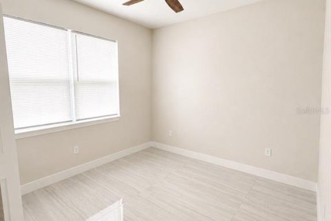 House in Davenport, Florida 3 bedrooms, 149.85 sq.m. № 2210005 - photo 13