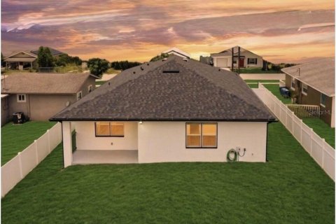 House in Davenport, Florida 3 bedrooms, 149.85 sq.m. № 2210005 - photo 4