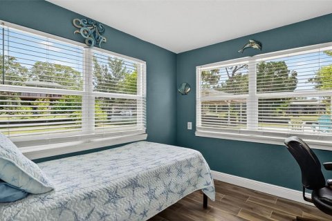 House in Weeki Wachee, Florida 3 bedrooms, 84.73 sq.m. № 2238954 - photo 26