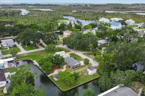 House in Weeki Wachee, Florida 3 bedrooms, 84.73 sq.m. № 2238954