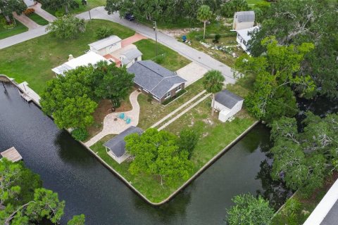 House in Weeki Wachee, Florida 3 bedrooms, 84.73 sq.m. № 2238954 - photo 6