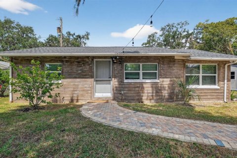 House in Weeki Wachee, Florida 3 bedrooms, 84.73 sq.m. № 2238954 - photo 30