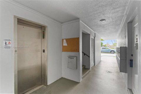 Купить кондоминиум в Дирфилд-Бич, Флорида 2 спальни, 90.12м2, № 1849138 - фото 25