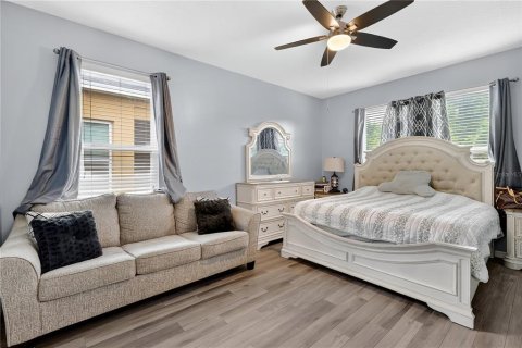 Casa en venta en Kissimmee, Florida, 4 dormitorios, 221.29 m2 № 1908100 - foto 11