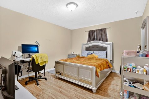 Casa en venta en Kissimmee, Florida, 4 dormitorios, 221.29 m2 № 1908100 - foto 16