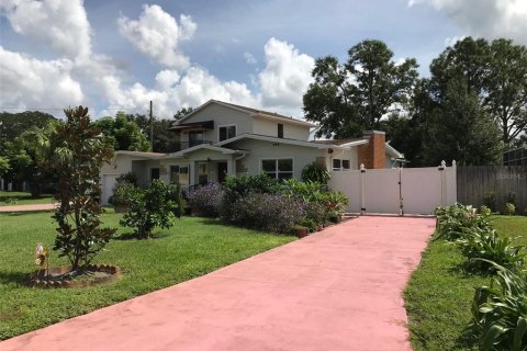 House in Orlando, Florida 5 bedrooms, 273.78 sq.m. № 1139548 - photo 20