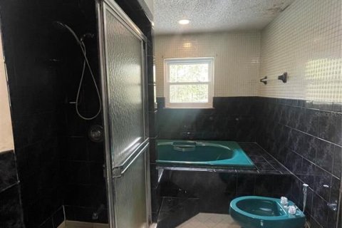 Casa en alquiler en Melrose, Florida, 4 dormitorios, 232.44 m2 № 1912357 - foto 25
