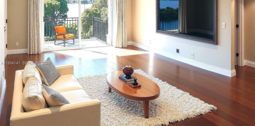 Кондоминиум с 2 спальнями в Катлер-Бей, Флорида № 1992825