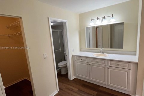 Купить кондоминиум в Катлер-Бей, Флорида 2 спальни, 110.74м2, № 1992825 - фото 9