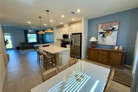 Townhouse in Sarasota, Florida 3 bedrooms, 158.49 sq.m. № 2123139 - photo 4