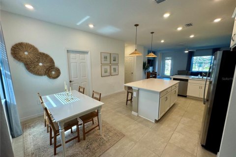 Townhouse in Sarasota, Florida 3 bedrooms, 158.49 sq.m. № 2123139 - photo 3
