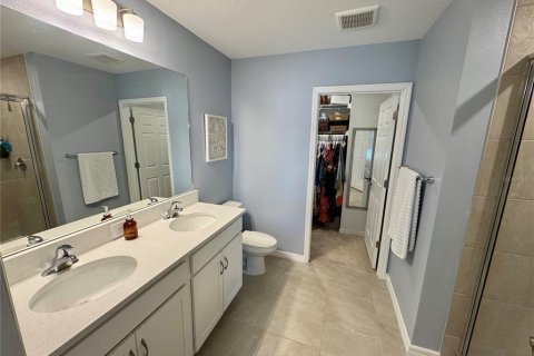 Townhouse in Sarasota, Florida 3 bedrooms, 158.49 sq.m. № 2123139 - photo 11