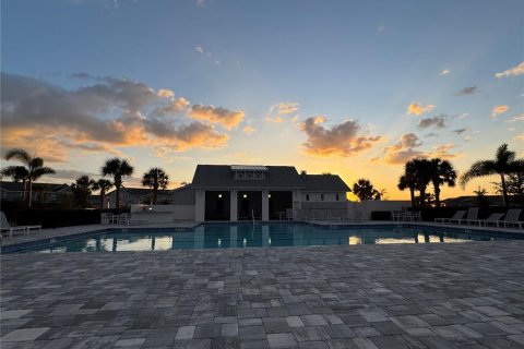 Townhouse in Sarasota, Florida 3 bedrooms, 158.49 sq.m. № 2123139 - photo 18