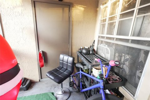 Condominio en venta en Kissimmee, Florida, 2 dormitorios, 86.58 m2 № 2218944 - foto 8