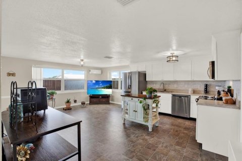 Villa ou maison à vendre à New Port Richey, Floride: 2 chambres, 129.97 m2 № 2196071 - photo 9