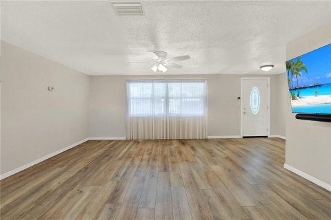 Villa ou maison à vendre à New Port Richey, Floride: 2 chambres, 129.97 m2 № 2196071 - photo 8