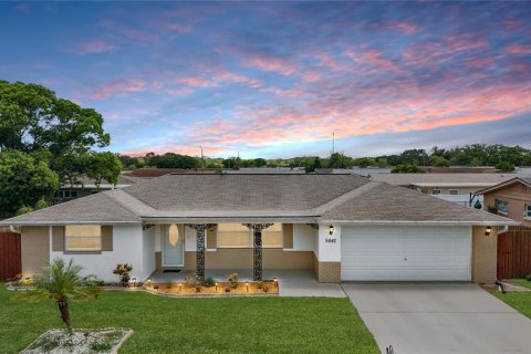 Villa ou maison à vendre à New Port Richey, Floride: 2 chambres, 129.97 m2 № 2196071 - photo 28