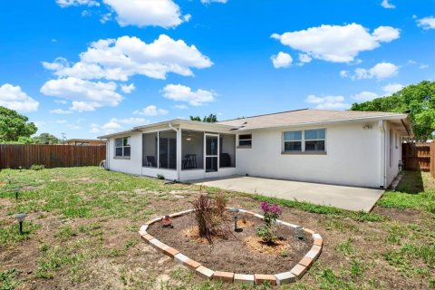 Villa ou maison à vendre à New Port Richey, Floride: 2 chambres, 129.97 m2 № 2196071 - photo 21