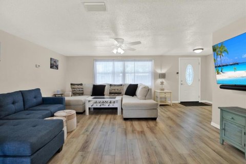 Villa ou maison à vendre à New Port Richey, Floride: 2 chambres, 129.97 m2 № 2196071 - photo 7