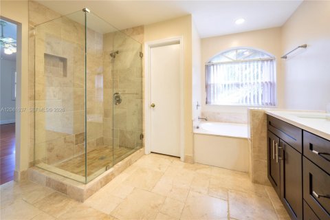 Villa ou maison à louer à Pembroke Pines, Floride: 4 chambres, 235.04 m2 № 2384998 - photo 15