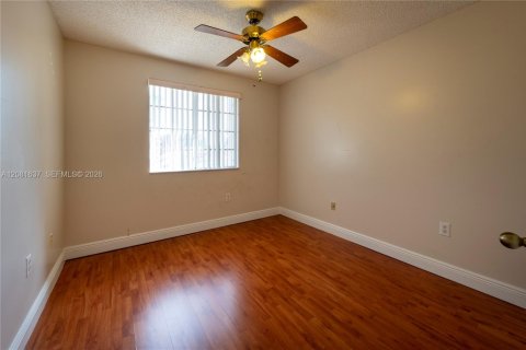 Villa ou maison à louer à Pembroke Pines, Floride: 4 chambres, 235.04 m2 № 2384998 - photo 19