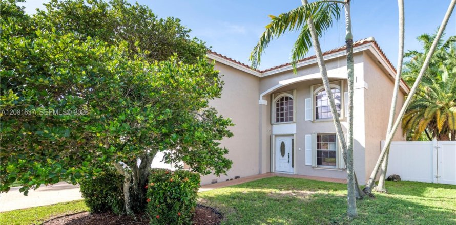 Villa ou maison à Pembroke Pines, Floride 4 chambres, 235.04 m2 № 2384998