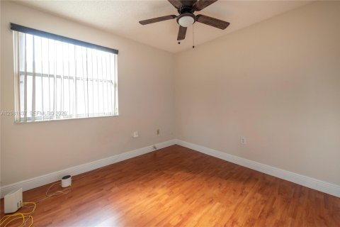 Villa ou maison à louer à Pembroke Pines, Floride: 4 chambres, 235.04 m2 № 2384998 - photo 20