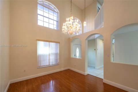 Villa ou maison à louer à Pembroke Pines, Floride: 4 chambres, 235.04 m2 № 2384998 - photo 6
