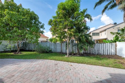 Villa ou maison à louer à Pembroke Pines, Floride: 4 chambres, 235.04 m2 № 2384998 - photo 22