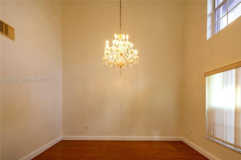 Villa ou maison à louer à Pembroke Pines, Floride: 4 chambres, 235.04 m2 № 2384998 - photo 7