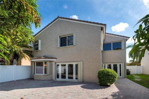 Villa ou maison à louer à Pembroke Pines, Floride: 4 chambres, 235.04 m2 № 2384998 - photo 21