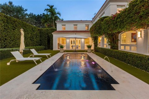 Casa en Coral Gables, Florida 5 dormitorios, 504.18 m2 № 2362111
