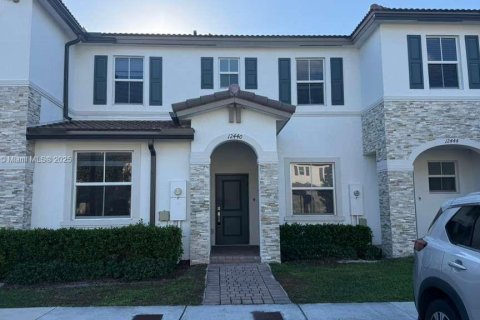 Touwnhouse à Miami, Floride 3 chambres, 123.37 m2 № 2039315