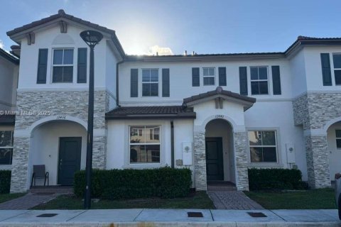 Townhouse in Miami, Florida 3 bedrooms, 123.37 sq.m. № 2039315 - photo 2