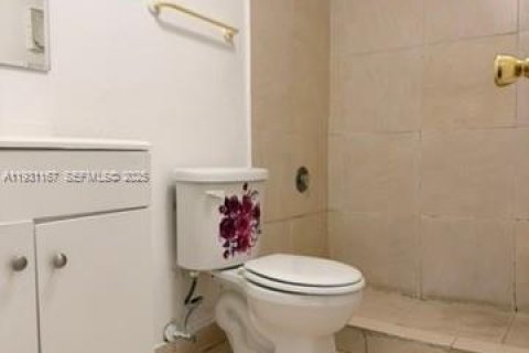 Copropriété à louer à Miami, Floride: 2 chambres, 131.46 m2 № 1990091 - photo 22