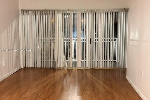 Copropriété à louer à Miami, Floride: 2 chambres, 131.46 m2 № 1990091 - photo 6