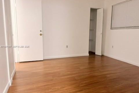 Copropriété à louer à Miami, Floride: 2 chambres, 131.46 m2 № 1990091 - photo 8