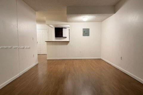 Copropriété à louer à Miami, Floride: 2 chambres, 131.46 m2 № 1990091 - photo 7