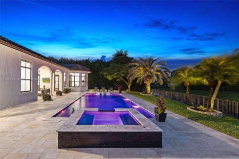 Casa en venta en Davie, Florida, 5 dormitorios, 474.36 m2 № 1929604 - foto 4